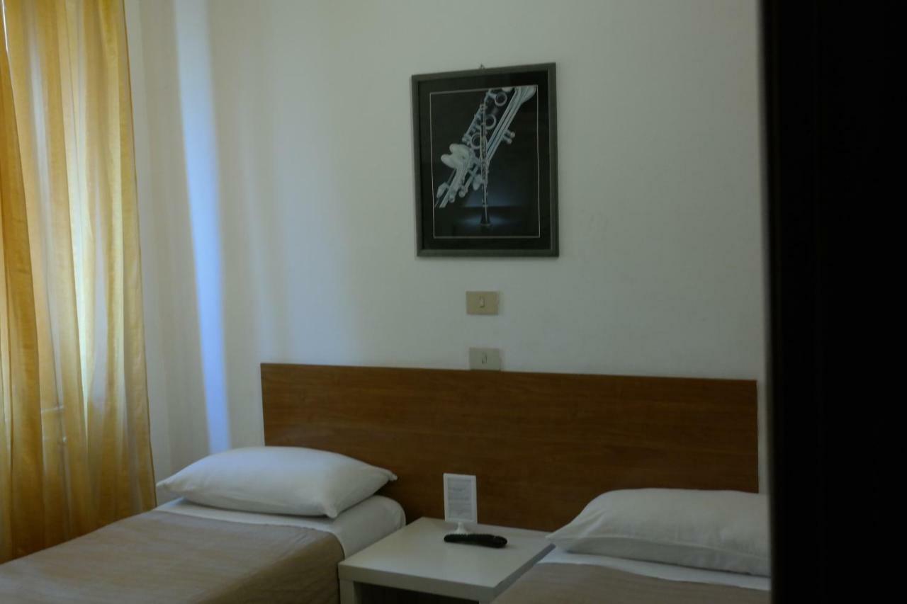 Hotel Houston Livorno - Struttura Esclusivamente Turistica - Not For Business Or Workers Eksteriør bilde