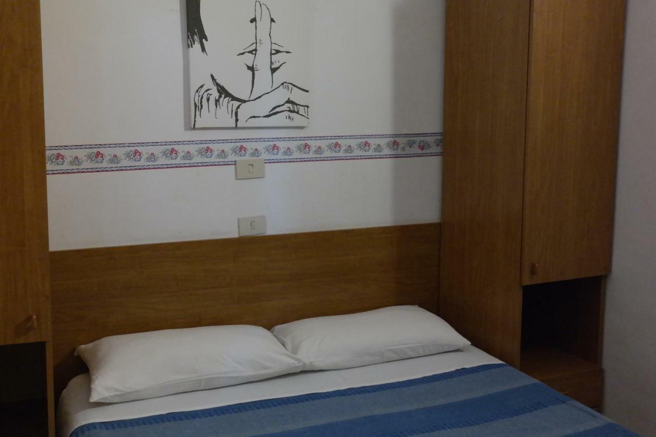 Hotel Houston Livorno - Struttura Esclusivamente Turistica - Not For Business Or Workers Eksteriør bilde