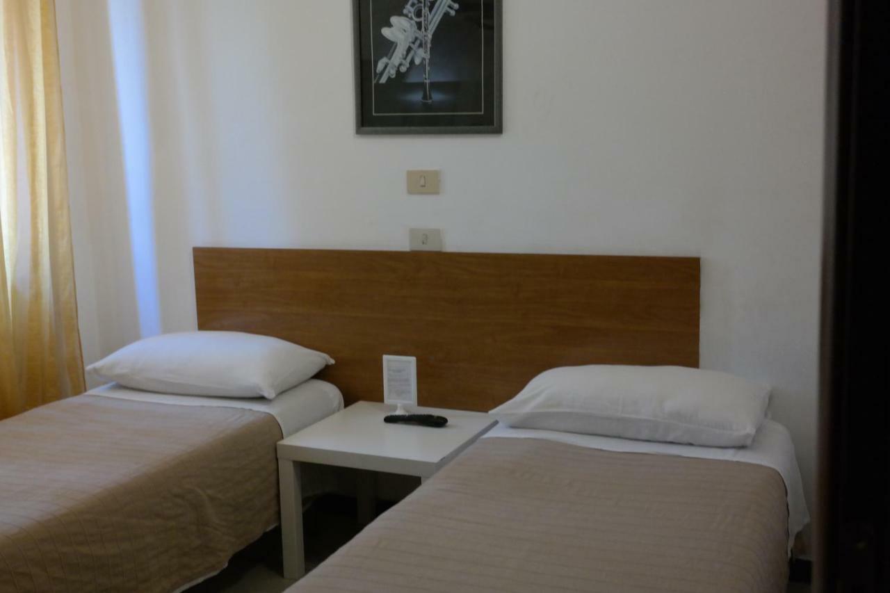 Hotel Houston Livorno - Struttura Esclusivamente Turistica - Not For Business Or Workers Eksteriør bilde
